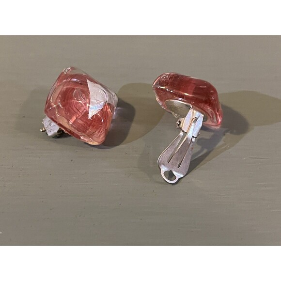 Vintage Funky Pink & Silver Swirl Cube Clip-On Earrings - Unique 80s Aesthetic - Picture 5 of 7